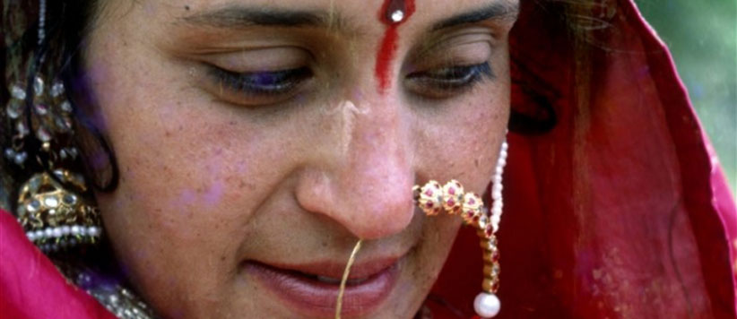 पुन्यों सी उजली देबुली और नरिया के जीवन की एक झलक